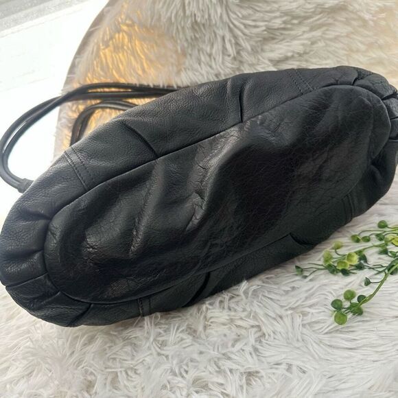 B. Makowsky Magnetic Flap Black Leather Metallic Gray Handles Shoulder Handbag - Picture 6 of 11